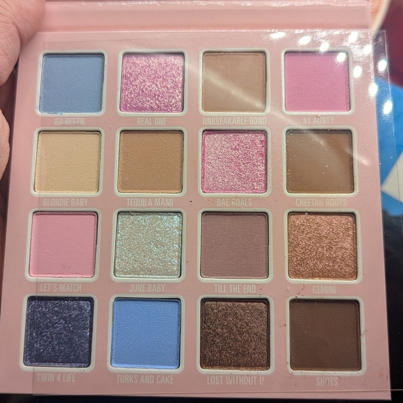Kylie Cosmetics Stassie x Kylie Pressed Powder Palette Eyeshadow Palette NEW - Picture 7 of 11